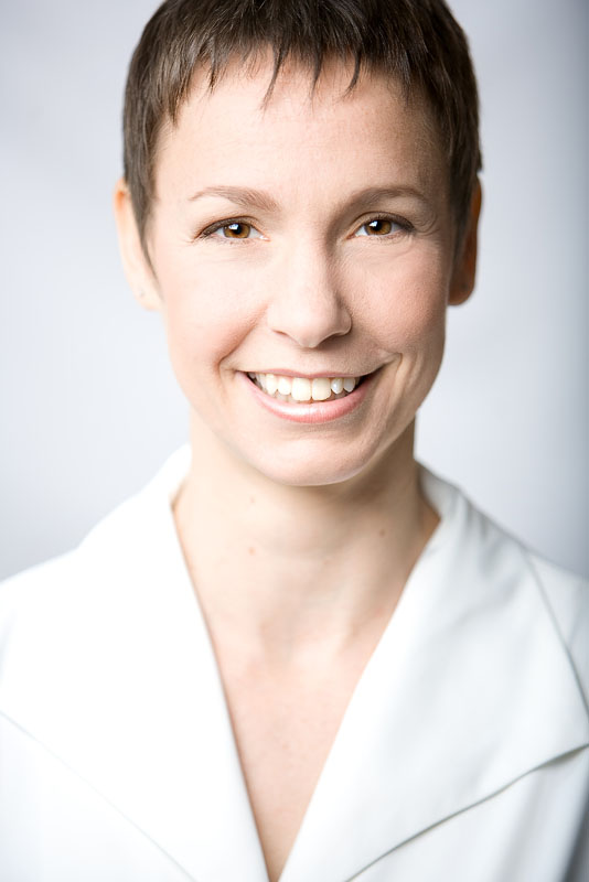 clean headshots style